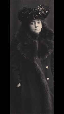Another portrait of Fiske, one of the leading actresses of the era.
