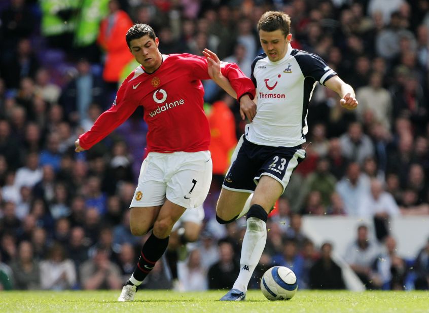A move to Tottenham Hotspur followed, where Carrick played an influential part in Martin Jol's midfield. 