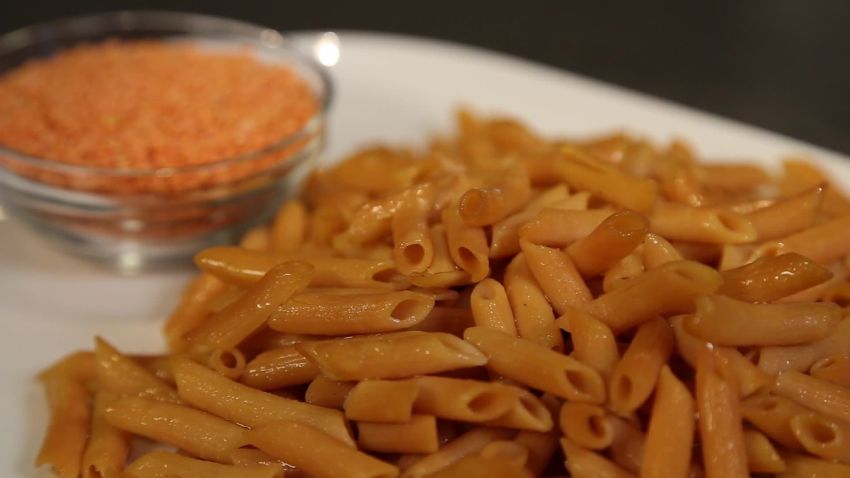 A serving of lentil pasta has more protein than a serving of chicken.