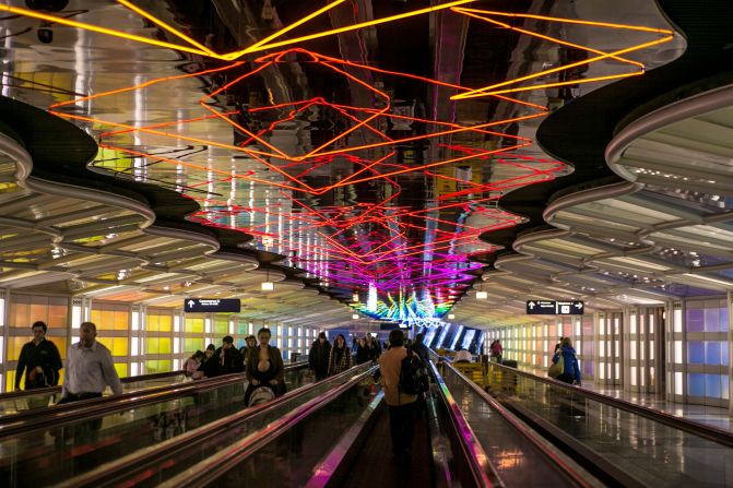 <strong>6. Chicago's O'Hare International Airport, United States: </strong>Chicago's larger airport had more than 78 million passengers in 2016, growth of nearly 2%. It wasn't enough: The airport dropped from fourth to sixth place last year. 