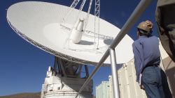 MOJAVE DESERT, UNITED STATES:  A massive 70 meter (230 foot) diameter parabolic antenna transmits commands and data communications to various spacecraft including the Mars Global Surveyor, Galileo, and the Voyagers, at the Goldstone Deep Space Network complex in the Mojave Desert near Barstow, California.  The antenna, one of ten ranging from 11 to 70 meters in diameter at the complex, most recently gained attention when it was used in attempts to contact the failed Mars Polar Lander spacecraft and Deep Space Two microprobes conducted by the Jet Propulsion Laboratory (JPL) in Pasadena, California.       AFP PHOTO/SCOTT NELSON (Photo credit should read Scott Nelson/AFP/Getty Images)