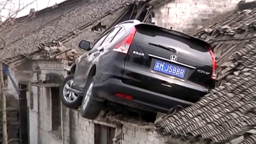 china_roof_crash