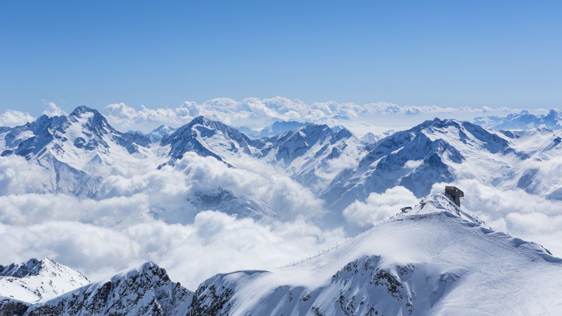 Alp d'Huez: Purpose built for snow fanatics.