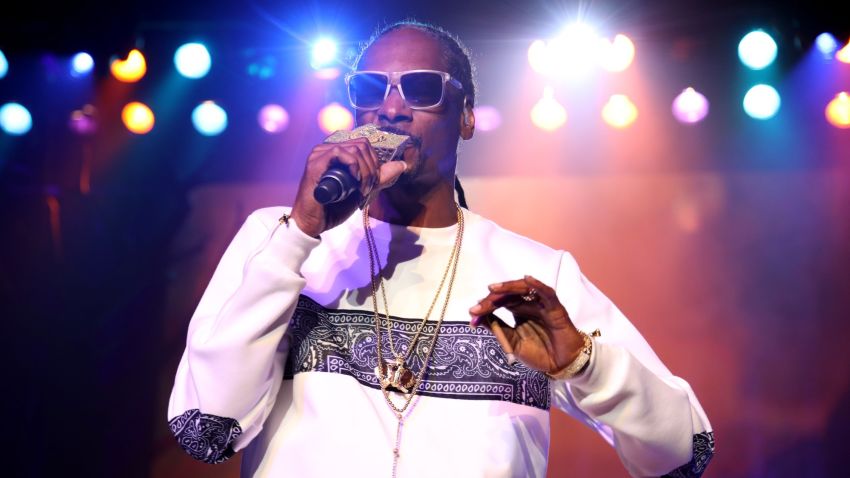 LOS ANGELES, CA - OCTOBER 15:  Recording artist Snoop Dogg performs onstage Hilarity for Charity's 5th Annual Los Angeles Variety Show: Seth Rogen's Halloween at Hollywood Palladium on October 15, 2016 in Los Angeles, California.  (Photo by Randy Shropshire/Getty Images)