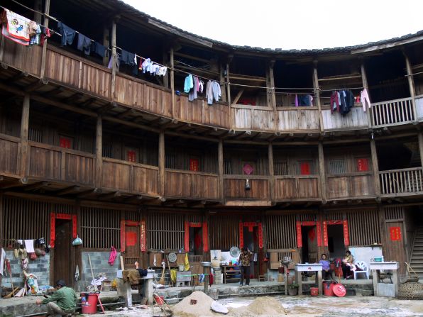 The shape of tulous encourages families to interact a lot in the main courtyard. Sometimes entire Hakka clans would live in one tulou and share a collective name.