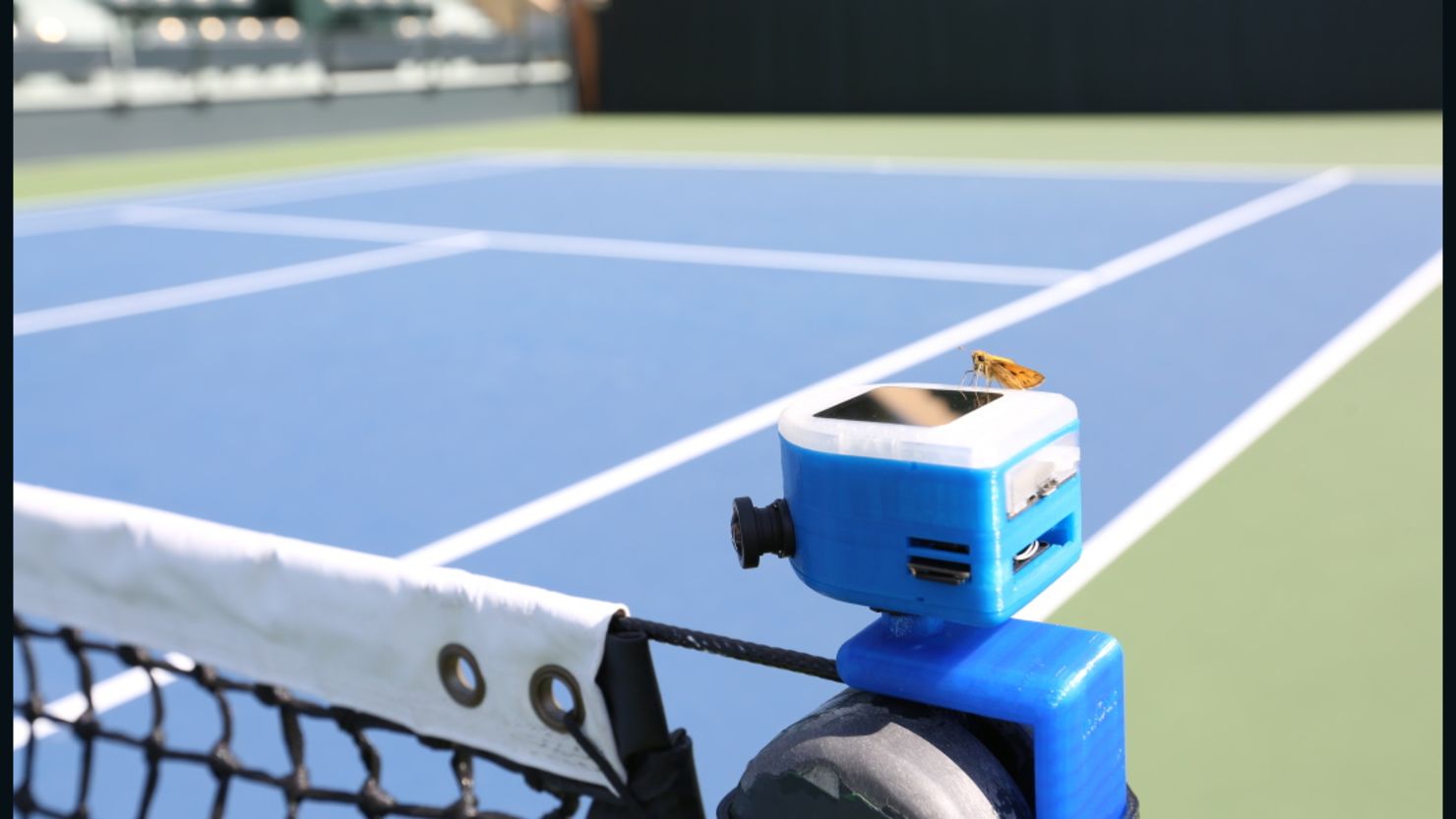 The In/Out device uses artificial intelligence to track the movement and speed of the ball. 