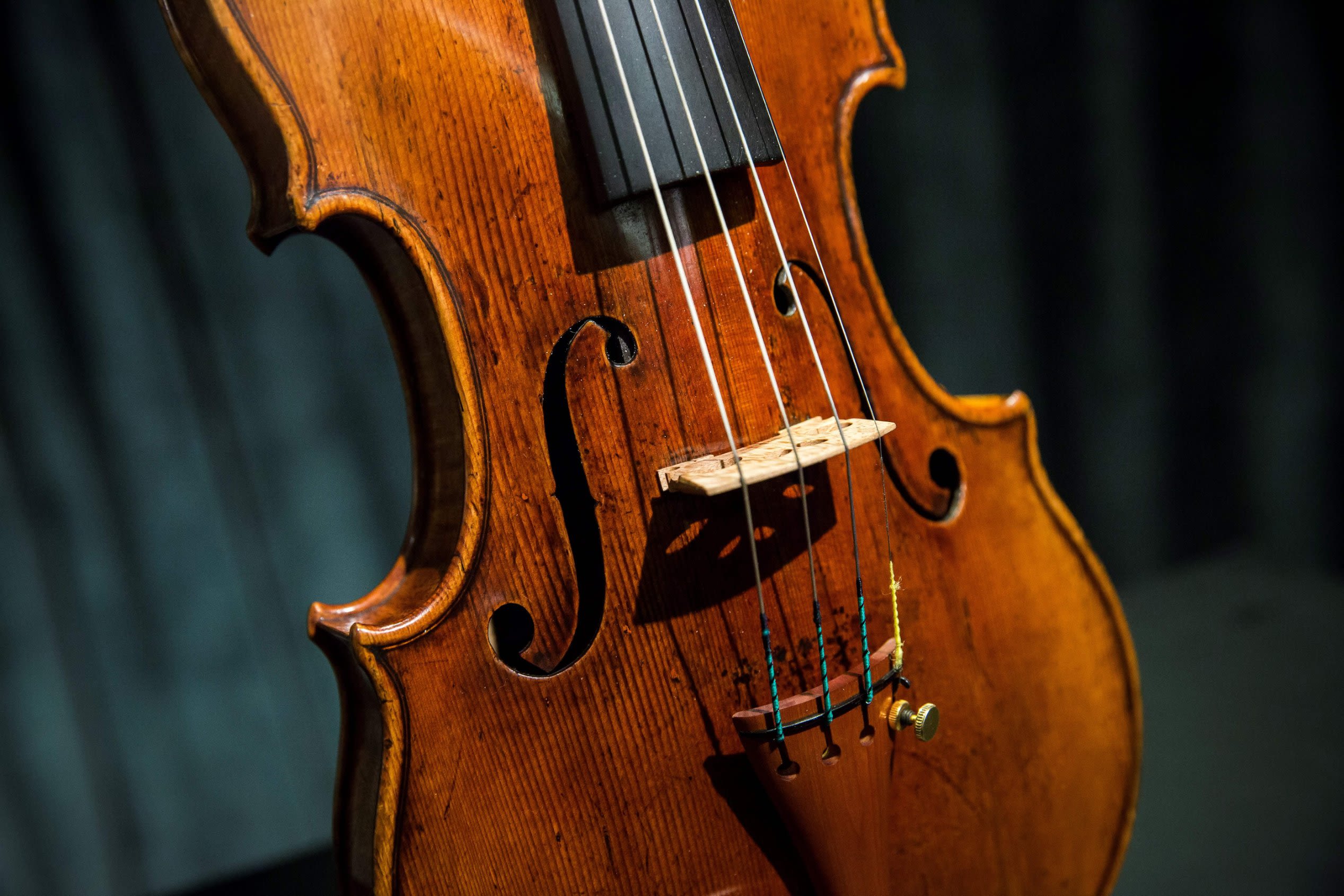 Why Stradivari violins auction records CNN