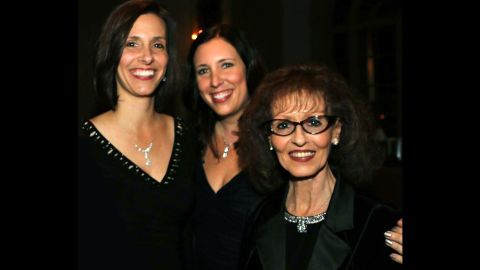 Giana Mucci, center, and her sister, Michelle Page, with their late mother, Sheryl Mucci. 
