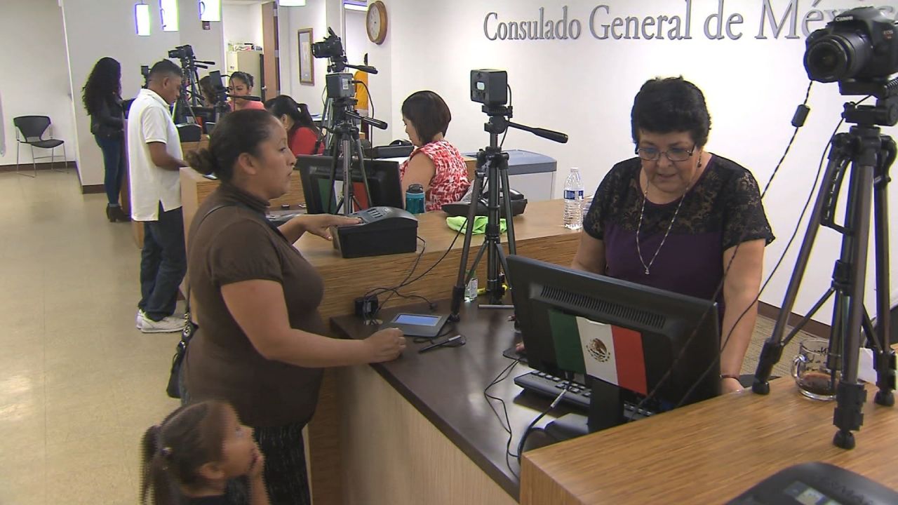 Undocumented Mexicans seek dual citizenship for children CNN