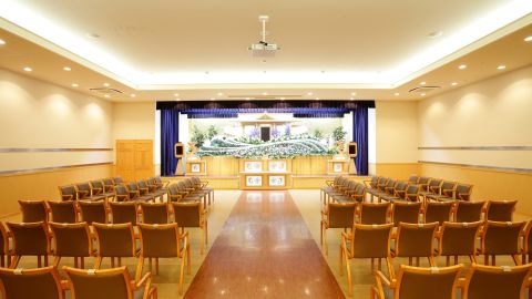 The interior of one of Heiankaku's funeral halls. The company is offering a discount on its services to elderly drivers who give up driving.