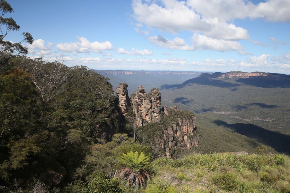 Joe's Mountain Circuit weaves through the Blue Mountains National Park.