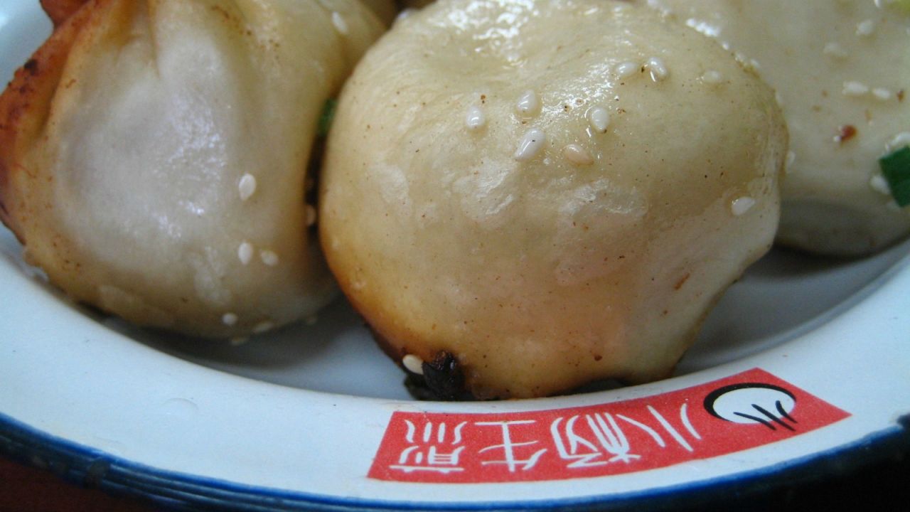 Fried dumplings: Fast food Shanghai style.