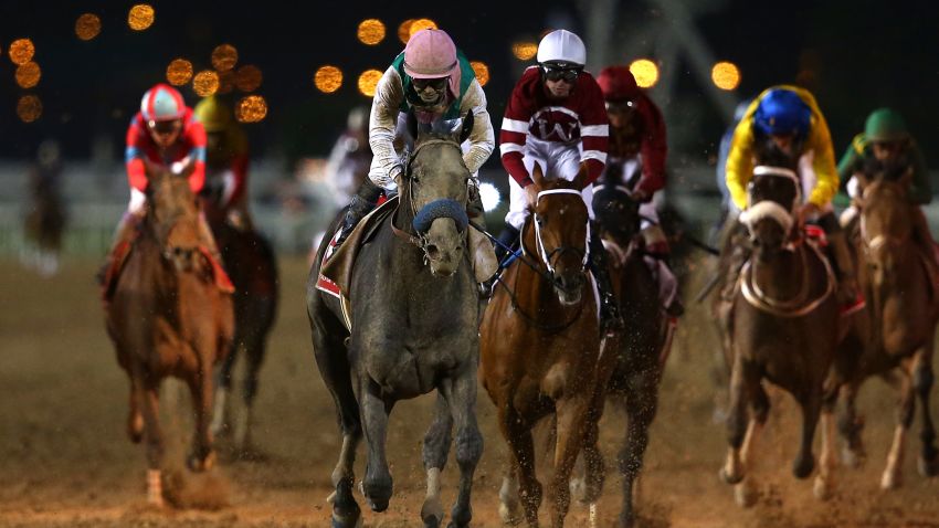 Mike Smith on Arrogate powers to the front in the closing stages of the Dubai World Cup.