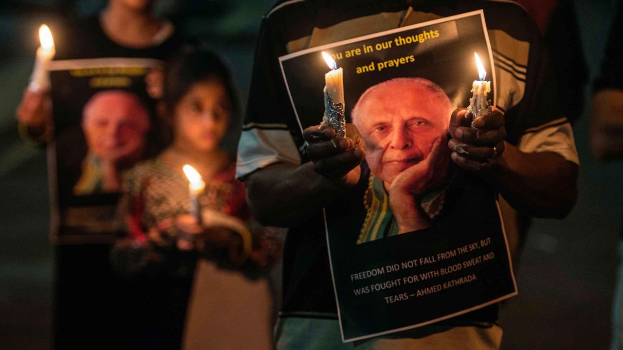 Kathrada died after a short illness following brain surgery.