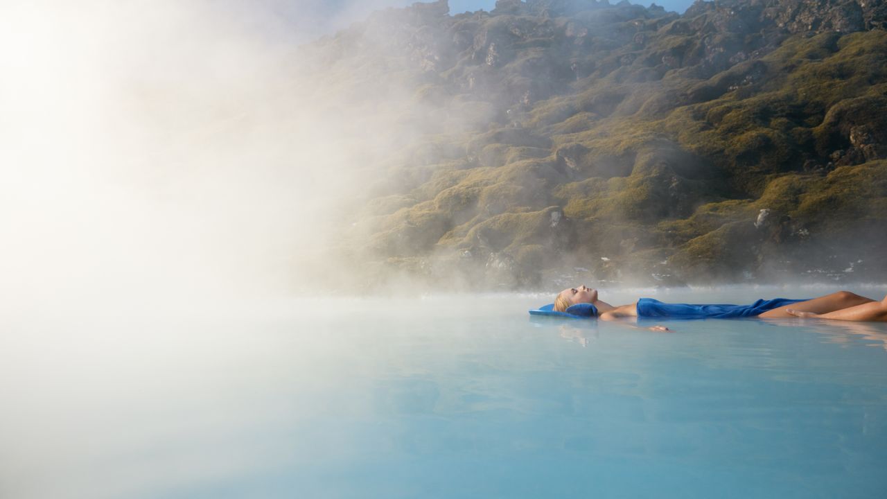 <strong>Perfect stopover: </strong>Located just 20 minutes from Keflavík International Airport and 50 minutes from Reykjavík, Blue Lagoon is conveniently placed for visitors. 