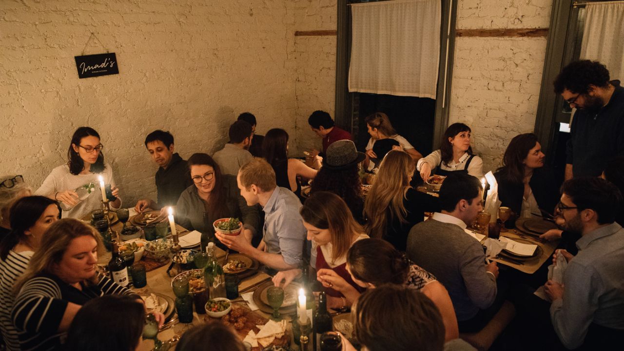 Alarnab recreated the environment of the restaurants he once owned in Syria.