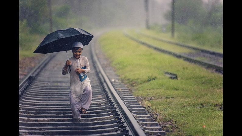 <strong>Happiness: </strong>Shabir Mian is the photographer behind this shot which took first prize for images submitted from Pakistan. <br /><br />Copyright: © Shabir Mian , Pakistan, 1st Place, National Awards, 2017 Sony World Photography Awards