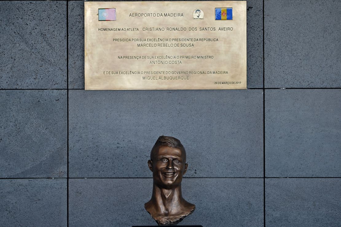 The original bust of Ronaldo at Madeira airport 