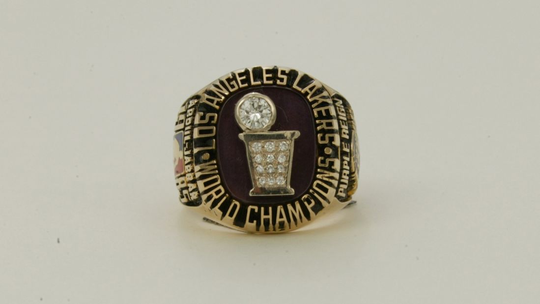 The Los Angeles Lakers' ring in 1985 featured a diamond basketball to resemble the Larry O'Brien Trophy.