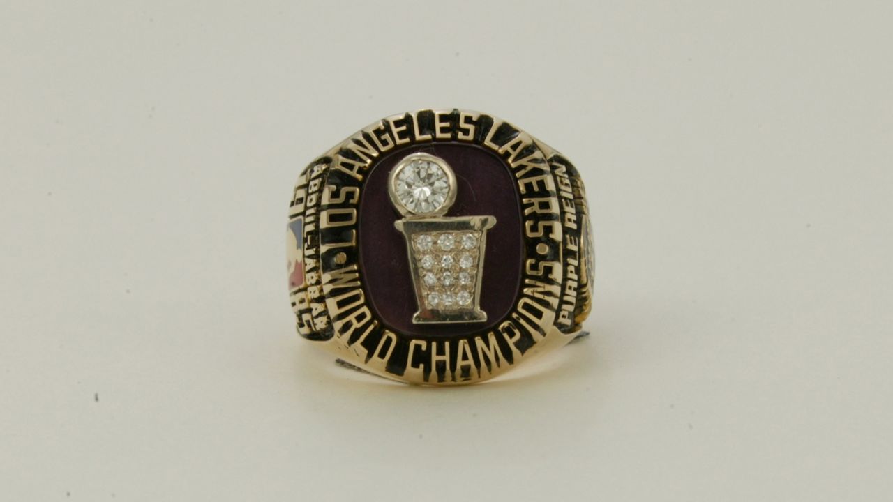 The Los Angeles Lakers' ring in 1985 featured a diamond basketball to resemble the Larry O'Brien Trophy.