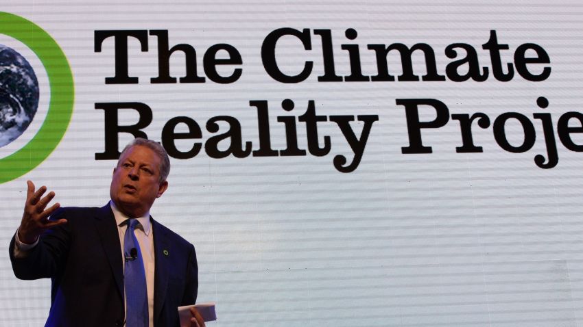 Former US vice-president Al Gore speaks at a climate change forum in Manila on March 14, 2016. 
Gore, climate change activist and Nobel Peace Prize winner, who made a surprise visit March 12 to Tacloban city ravaged by one of the strongest storms on record, is here to attend a climate change forum in the Philippine capital from March 14 to 16. / AFP / TED ALJIBE        (Photo credit should read TED ALJIBE/AFP/Getty Images)