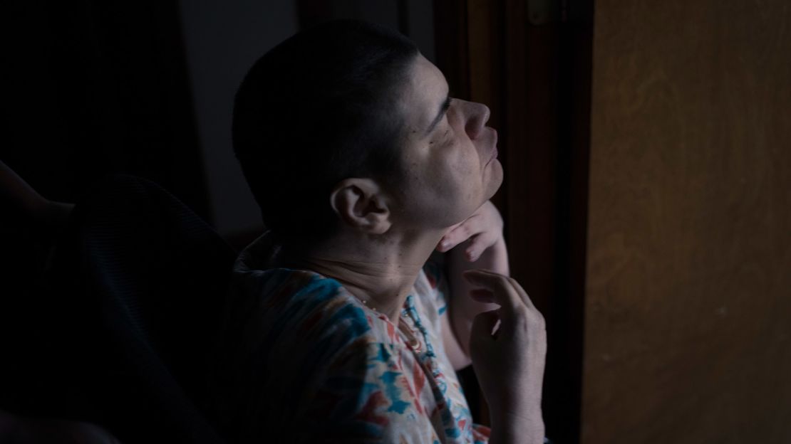 Born blind, deaf and severely brain-damaged, Lesli Jacobs lives in a silent world.