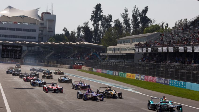 MEXICO CITY, MEXICO - APRIL 1: In this handout image supplied by Formula E, The start
 during the FIA Formula E Championship Mexico City ePrix on April 1, 2017 in Mexico City, Mexico. (Photo by LAT Images / Formula E via Getty Images)