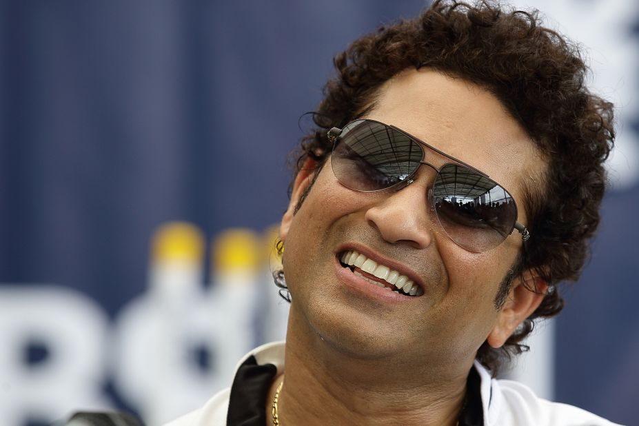Sachin Tendulkar has released his debut single as a "special tribute" to his former teammates.