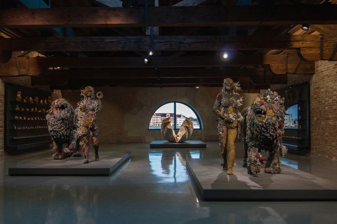 The exhibition's theme imagines that Hirst has discovered the wreck of an ancient vessel in the seabed off East Africa. 