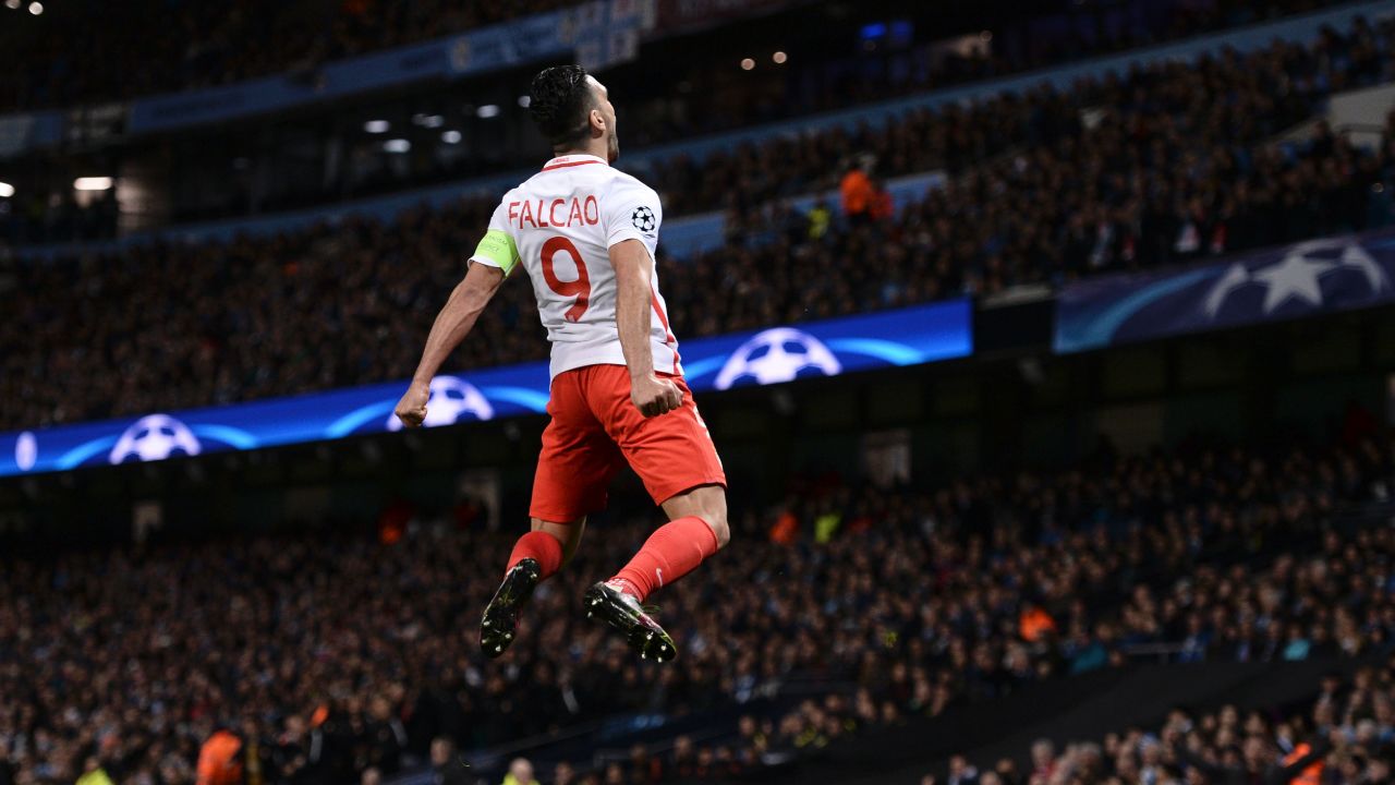 TOPSHOT - Monaco's Colombian forward Radamel Falcao celebrates scoring an equalising goal for 1-1 during the UEFA Champions League Round of 16 first-leg football match between Manchester City and Monaco at the Etihad Stadium in Manchester, north west England on February 21, 2017. / AFP / Oli SCARFF        (Photo credit should read OLI SCARFF/AFP/Getty Images)