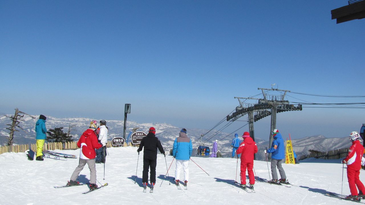 Covered in beautiful white pines, Jisan Forest Resort is the perfect skiing spot.