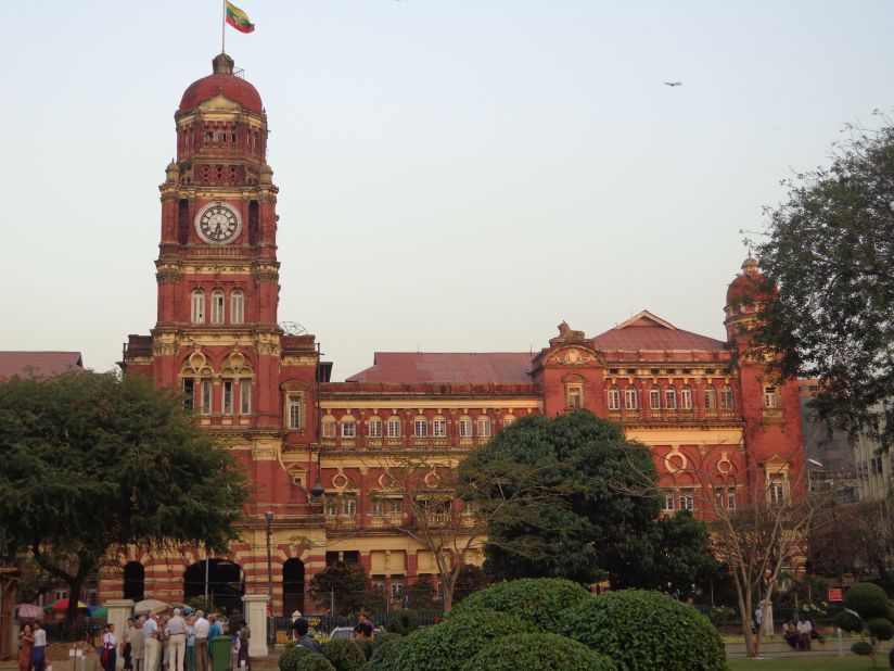 The High Court Building was constructed in the early 1900s, and housed the country's Supreme Court for most of the 20th century. The red-brick facade and clock tower are features of "Queen Anne" architecture style. 