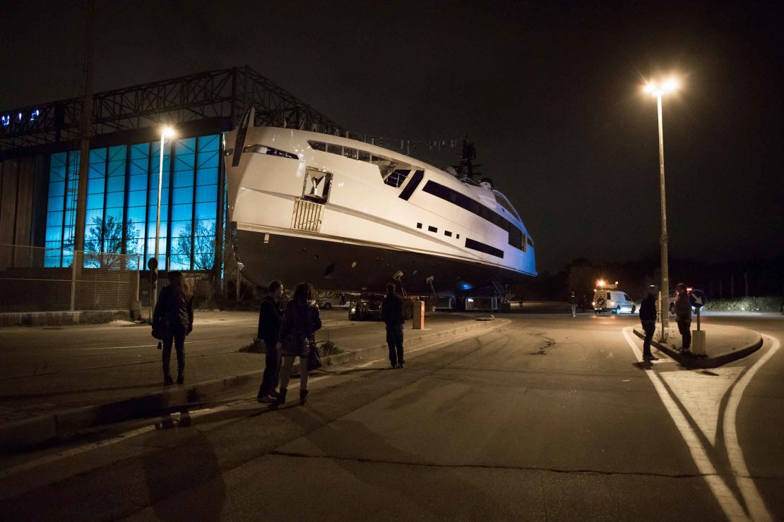 The maiden voyage of the Aurora took place entirely on land, when it was rolled from the shed where it was constructed to the edge of the Mediterranean.