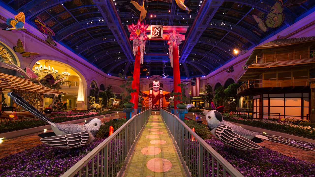 <strong>Bellagio Las Vegas:</strong> Each season the 14,000-square-foot Conservatory & Botanical Gardens features larger-than-life exhibits.