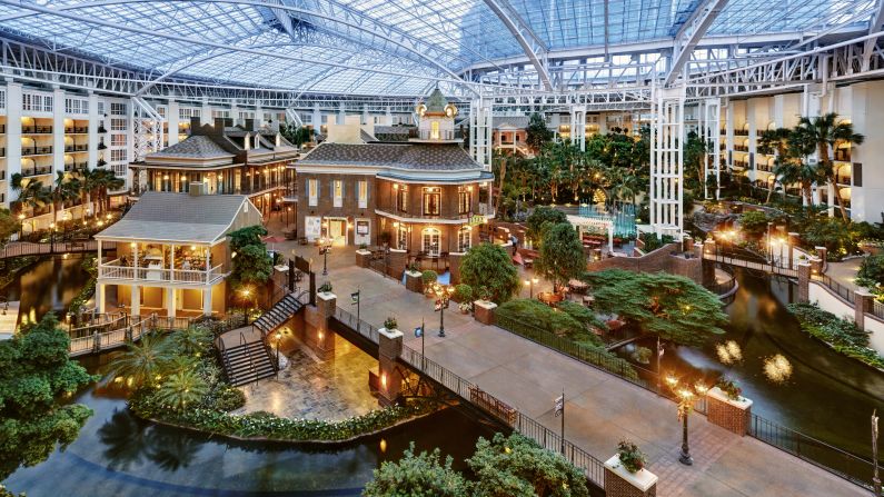 <strong>Gaylord Opryland Resort:</strong> This Tennessee resort is home to a nine-acre conservatory containing 50,000 tropical plants and a quarter-mile-long river with boat rides.