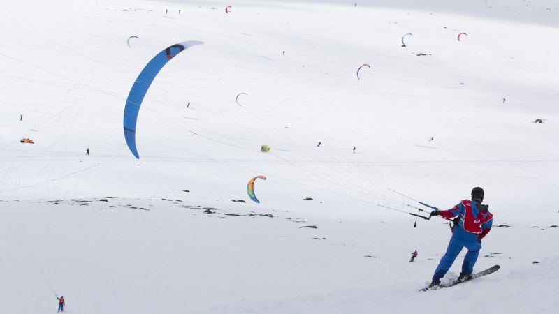 Ski kiting on sale