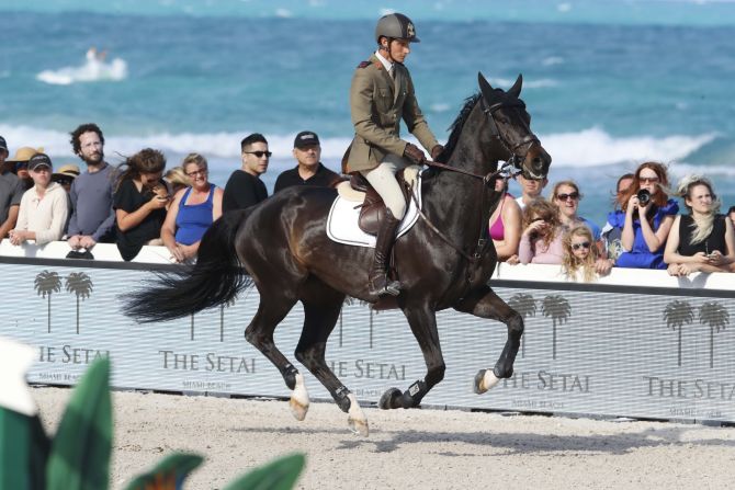 Alberto Zorzi riding Cornetto K was runner up with a time of 37.96 seconds.