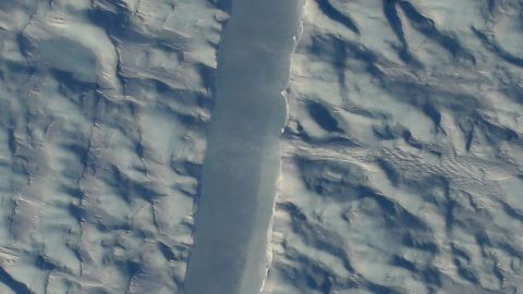 A closeup of the crack.