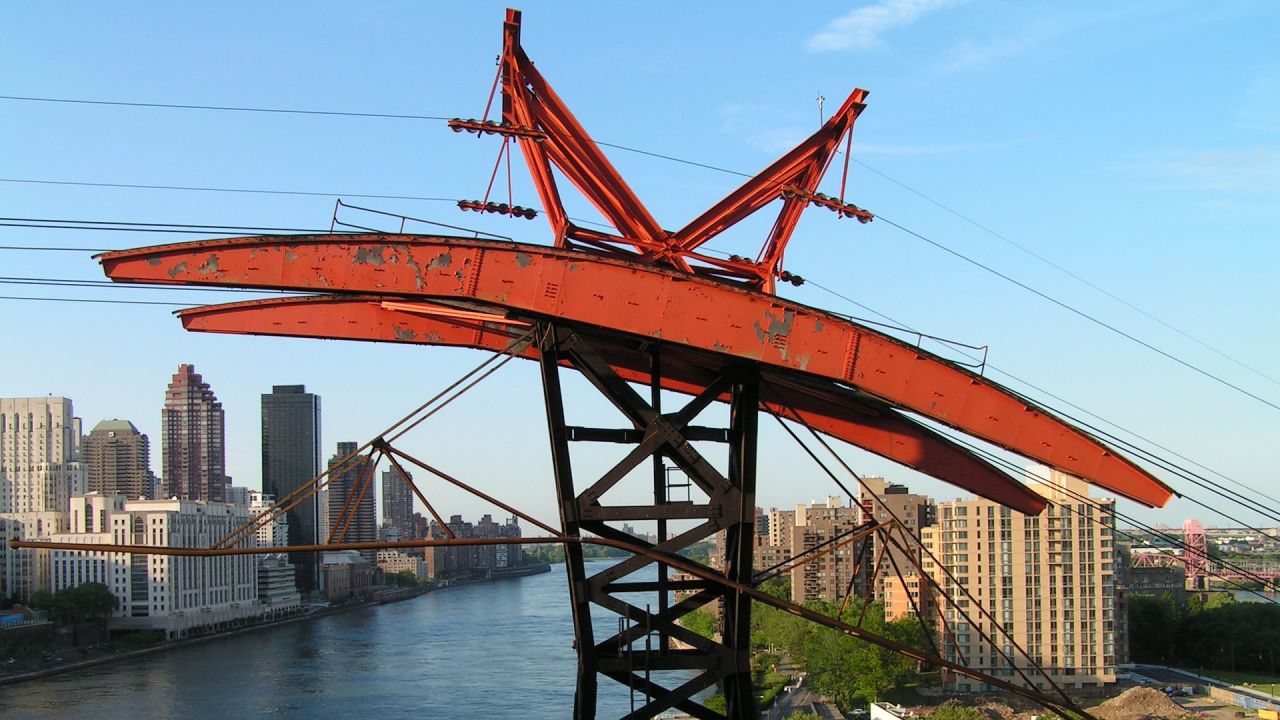 <strong>Roosevelt Island Tram: </strong>New Yorkers can commute by subway, bus, ferry... or over-river tram.