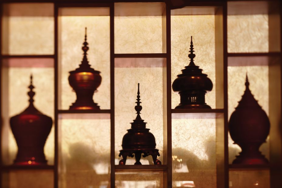 Burmese vases and antiques also add to the heritage feel.