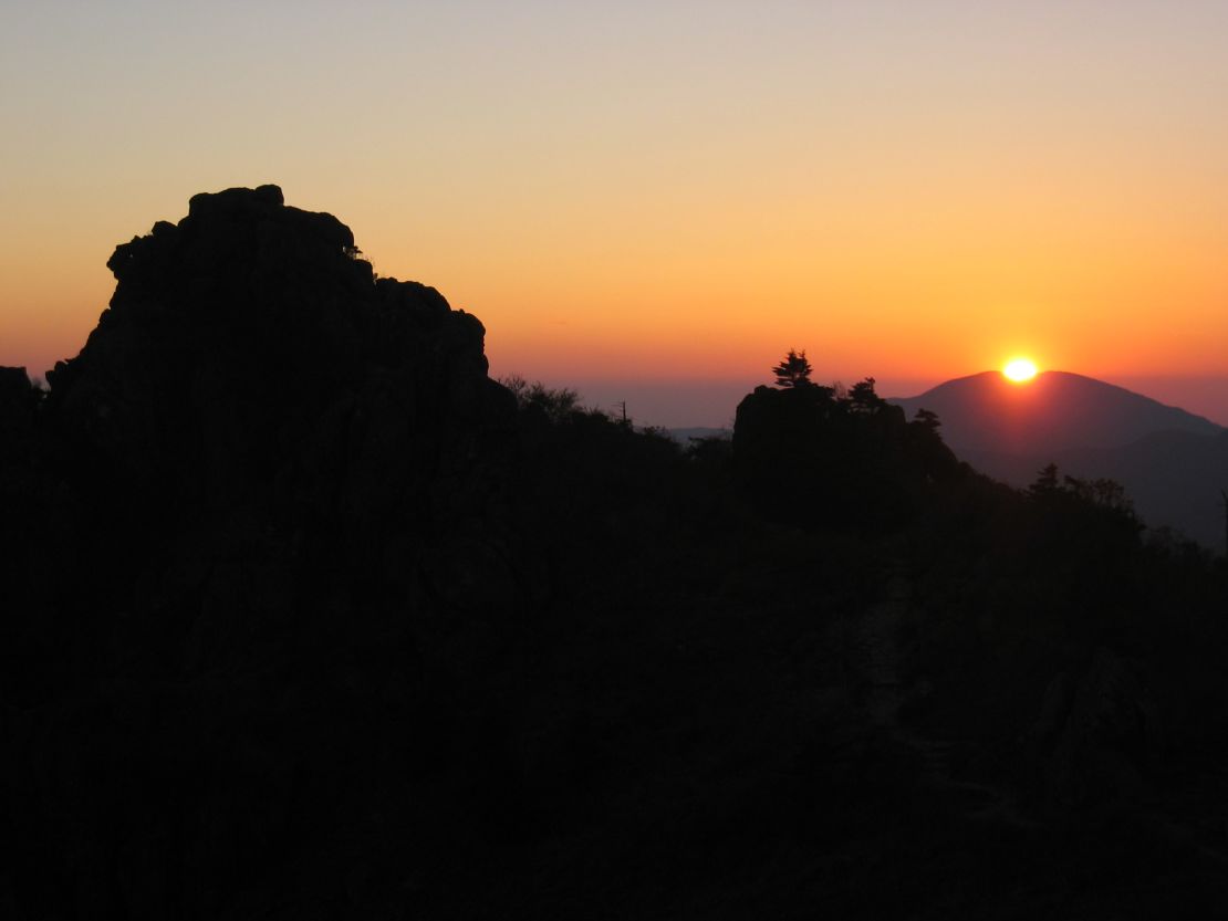 Ever wonder where photographers for calendars of unrealistically pretty mountain vistas go for their material? You can't Photoshop this kind of stuff.