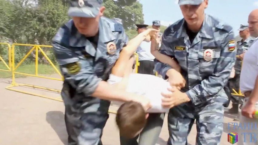 cnnee pkg matthew chance chechenia rusia derechos homosexuales hostigamiento violencia homofobia_00001424.jpg