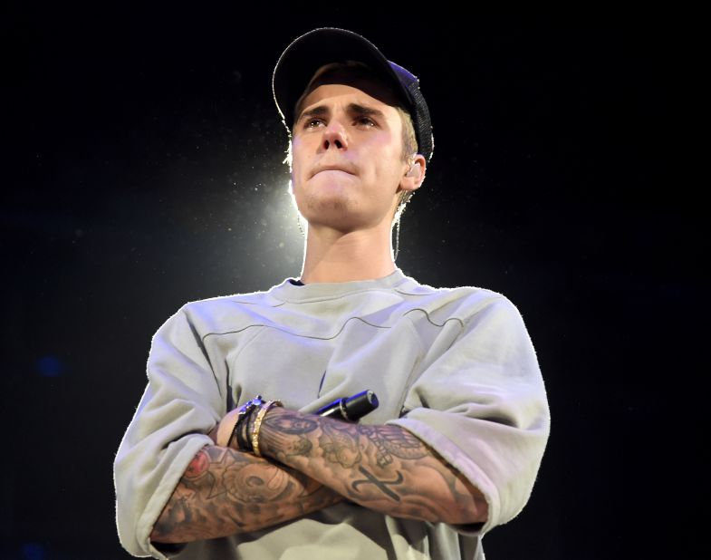 Justin Bieber answers woman's call