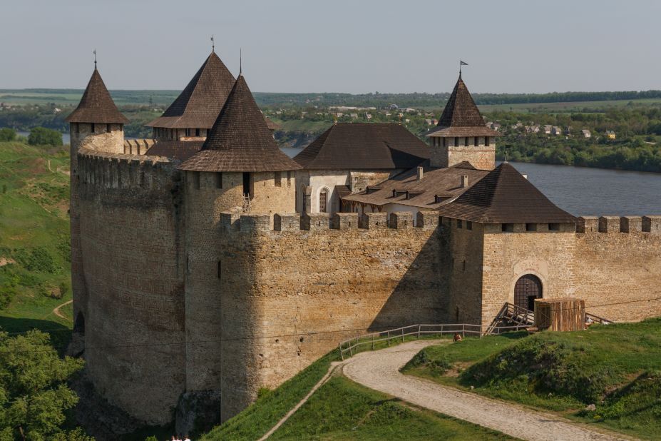 <strong>Khotyn: </strong>Khotyn Fortress has been the setting for many Soviet and Ukrainian historical movies because of its authentic atmosphere and majestic view. Photo: d1mka vetrov /Flickr.
