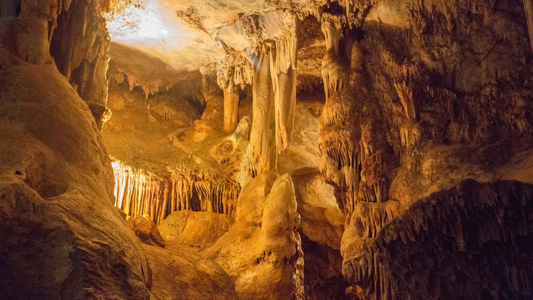 <strong>Cango Caves, Western Cape: </strong>The interior of the Cango Caves is like a palace of exquisite stalactite and stalagmite formations. Regular tours to the caves are available daily.