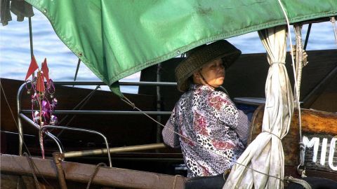 hong kong - sampan
