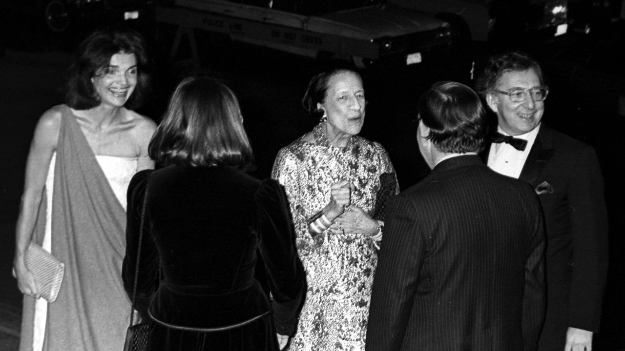 Jackie Onassis, Carl Katz, Tom King and Diana Vreeland attending "Opening of The Treasures of Early Irish Art" at the Metropolitan Museum of Art in 1977.