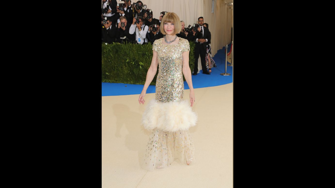 Anna Wintour, Vogue's current editor, shifted the focus to celebrities when she took over as chairwoman in 1999.