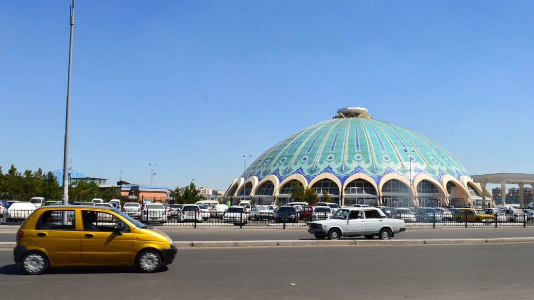 <strong>Tashkent, Uzbekistan: </strong>Uzbek capital Tashkent's metro system is a staggering example of Soviet modernism. It also has a dome-shaped food market, Chorsu Bazaar (pictured here), that looks like a Soviet space age era fantasy. (Francisco Anzola/Flickr/CC by 2.0)