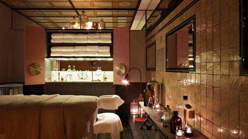 <strong>QT Sydney:</strong> An apothecary-inspired massage room at Sydney's spaQ strikes a balance between inviting and impossibly hip.